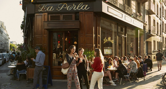 Photo de la terrasse de la Perla Bar Paris, Bar Happy Hour dans le Marais